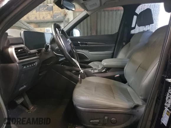 ✅ 2021 Kia Telluride LX • VIN: 5XYP24HC1MG097661 • Lot: 93237245. Listed on Copart with 17,310 mi. Free auction sales archive from the USA and detailed vehicle history report at DreamBid. Image 7.