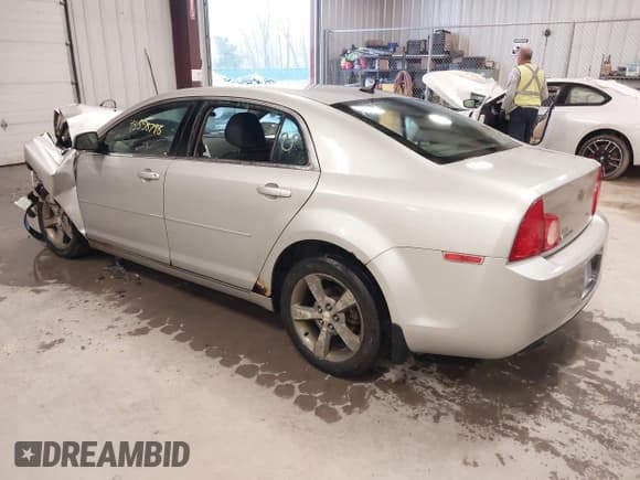 ✅ 2011 Chevrolet Malibu 1LT • VIN: 1G1ZC5E19BF344545 • Lot: 43558798. Wystawiony na IAAI z przebiegiem 178 432 mil. Bezpłatny archiwum sprzedaży aukcyjnych z USA i szczegółowy raport historii pojazdu na DreamBid. Zdjęcie 3.