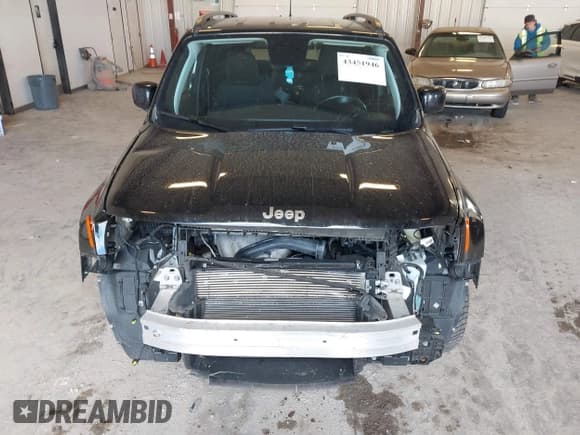 ✅ 2018 Jeep Renegade Latitude • VIN: ZACCJBBB4JPH07246 • Lot: 43451946. Wystawiony na IAAI z przebiegiem 105 667 mil. Bezpłatny archiwum sprzedaży aukcyjnych z USA i szczegółowy raport historii pojazdu na DreamBid. Zdjęcie 12.