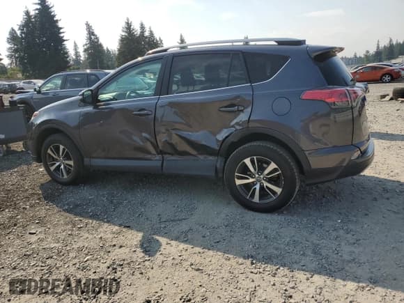 ✅ 2018 Toyota RAV4 XLE • VIN: 2T3RFREV0JW746699 • Lot: 70541535. Wystawiony na Copart z przebiegiem 71 013 mil. Bezpłatny archiwum sprzedaży aukcyjnych z USA i szczegółowy raport historii pojazdu na DreamBid. Zdjęcie 2.