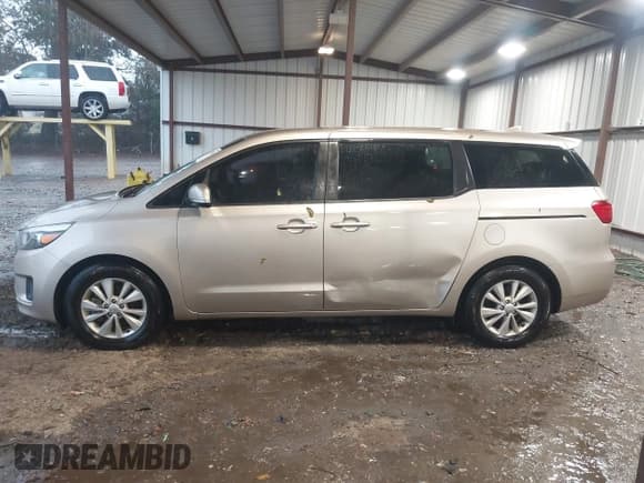 ✅ 2017 Kia Sedona LX • VIN: KNDMB5C14H6225446 • Лот: 43545460. Опубликован ранее на IAAI с пробегом 160 767 миль. Бесплатный доступ к архиву аукционных продаж из США и подробный отчёт об истории автомобиля на DreamBid. Изображение 14.