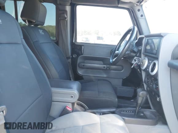 ✅ 2008 Jeep Wrangler Unlimited Sahara • VIN: 1J4GA59138L505040 • Лот: 43678613. Опубликован ранее на IAAI с пробегом 228 210 миль. Бесплатный доступ к архиву аукционных продаж из США и подробный отчёт об истории автомобиля на DreamBid. Изображение 5.