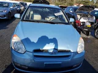 2010 Hyundai Accent GLS z VIN KMHCN4AC5AU469525, wystawiony jako Copart lot #84854934 z przebiegiem 237 334 mil mil oraz Szkoda całkowita • Salvage title. Historia ofert i sprzedaży dostępna na DreamBid. Obrazek 6.