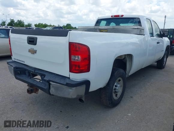 ✅ 2009 Chevrolet Silverado 2500HD Work Truck • VIN: 1GCHC49K79E156509 • Lot: 42566650. Wystawiony na IAAI z przebiegiem 218 736 mil. Bezpłatny archiwum sprzedaży aukcyjnych z USA i szczegółowy raport historii pojazdu na DreamBid. Zdjęcie 4.