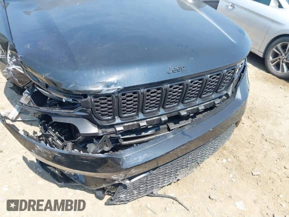 2024 Jeep Grand Cherokee Altitude с VIN 1C4RJHAG5RC252675, выставлен на аукционе IAAI как лот 42613521 с пробегом 8 027 миль миль и . История ставок и продаж доступна на DreamBid. Изображение 6.