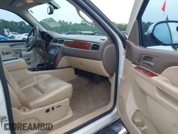 ✅ 2012 Chevrolet Silverado 1500 LTZ • VIN: 3GCPCTE09CG266732 • Lot: 42296450. Wystawiony na IAAI z przebiegiem 179 492 mil. Bezpłatny archiwum sprzedaży aukcyjnych z USA i szczegółowy raport historii pojazdu na DreamBid. Zdjęcie 5.