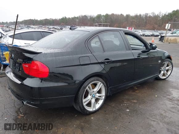 ✅ 2011 BMW 3 Series 335i xDrive • VIN: WBAPL5C58BA982686 • Lot: 43748555. Wystawiony na IAAI z przebiegiem 105 780 mil. Bezpłatny archiwum sprzedaży aukcyjnych z USA i szczegółowy raport historii pojazdu na DreamBid. Zdjęcie 4.