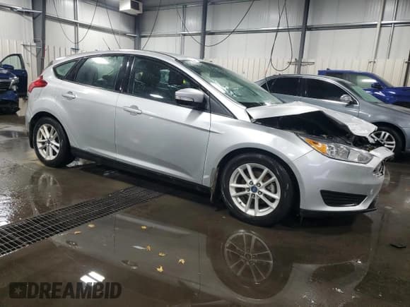 ✅ 2015 Ford Focus SE • VIN: 1FADP3K26FL366779 • Lot: 90737565. Wystawiony na Copart z przebiegiem 88 490 mil. Bezpłatny archiwum sprzedaży aukcyjnych z USA i szczegółowy raport historii pojazdu na DreamBid. Zdjęcie 4.