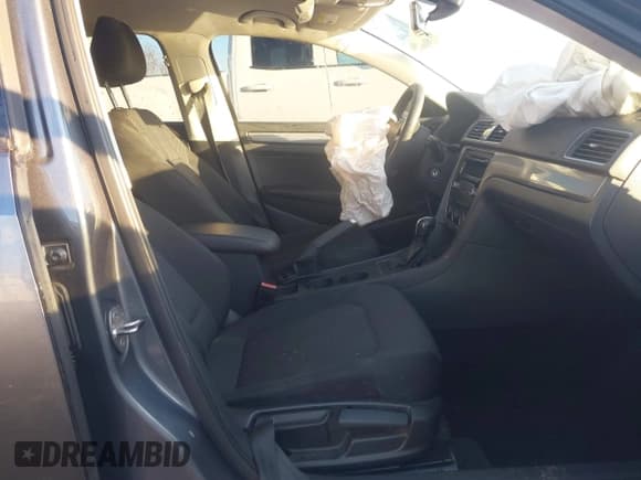 ✅ 2015 Volkswagen Passat S • VIN: 1VWAT7A30FC018547 • Lot: 41304925. Listed on IAAI with 76,384 mi. Free auction sales archive from the USA and detailed vehicle history report at DreamBid. Image 5.