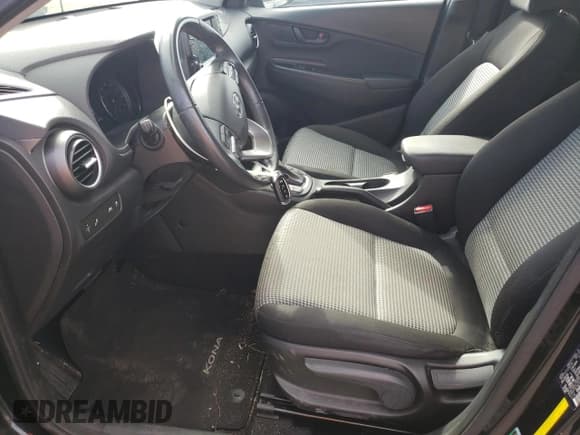 ✅ 2020 Hyundai Kona SEL • VIN: KM8K22AA5LU520063 • Lot: 82809183. Wystawiony na Copart z przebiegiem 26 069 mil. Bezpłatny archiwum sprzedaży aukcyjnych z USA i szczegółowy raport historii pojazdu na DreamBid. Zdjęcie 7.