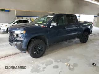 ✅ 2021 Chevrolet Silverado 1500 LT Trail Boss • VIN: 3GCPYFED5MG212593 • Lot: 65047244. Wystawiony na Copart z przebiegiem 40 920 mil. Bezpłatny archiwum sprzedaży aukcyjnych z USA i szczegółowy raport historii pojazdu na DreamBid. Zdjęcie 1.