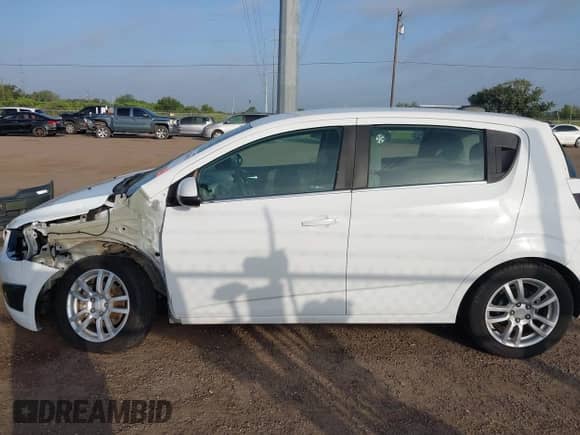 2016 Chevrolet Sonic LT с VIN 1G1JC6SB0G4167127, выставлен на аукционе IAAI как лот 42746825 с пробегом 55 198 миль миль и . История ставок и продаж доступна на DreamBid. Изображение 15.