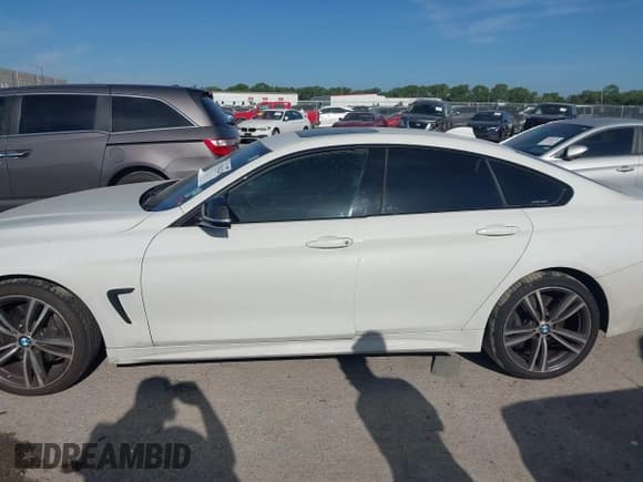 ✅ 2016 BMW 4 Series 428i • VIN: WBA4A9C53GG695552 • Лот: 42784226. Опубликован ранее на IAAI с пробегом 76 041 миль. Бесплатный доступ к архиву аукционных продаж из США и подробный отчёт об истории автомобиля на DreamBid. Изображение 14.