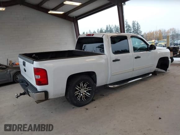 ✅ 2009 Chevrolet Silverado 1500 • VIN: 2GCFK135091126412 • Lot: 43780738. Wystawiony na IAAI z przebiegiem 136 801 mil. Bezpłatny archiwum sprzedaży aukcyjnych z USA i szczegółowy raport historii pojazdu na DreamBid. Zdjęcie 4.