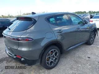 ✅ 2025 Alfa Romeo Tonale • VIN: ZASNATAN6S3090601 • Lot: 42060116. Listed on IAAI with 869 mi. Free auction sales archive from the USA and detailed vehicle history report at DreamBid. Image 4.