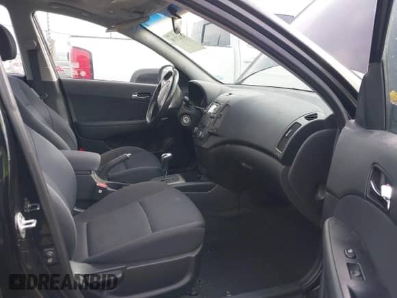 2010 Hyundai Elantra GLS z VIN KMHDC8AE1AU077144, wystawiony jako IAAI lot #41627198 z przebiegiem 136 083 mil mil oraz . Historia ofert i sprzedaży dostępna na DreamBid. Obrazek 5.