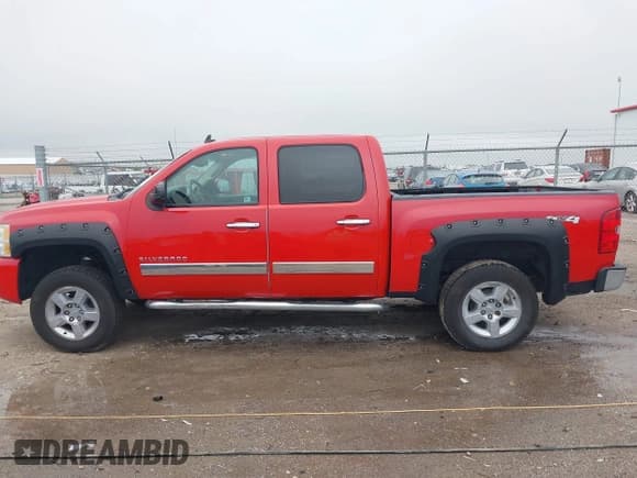 ✅ 2010 Chevrolet Silverado 1500 LTZ • VIN: 3GCRKTE3XAG207644 • Lot: 43536204. Wystawiony na IAAI z przebiegiem 161 149 mil. Bezpłatny archiwum sprzedaży aukcyjnych z USA i szczegółowy raport historii pojazdu na DreamBid. Zdjęcie 14.