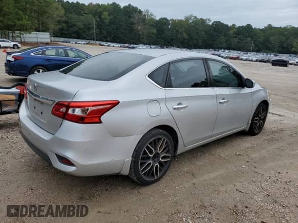 2017 Nissan Sentra SR with VIN 3N1AB7AP0HY340496, listed as a Copart auction lot 81978535 with 322,252 mi miles and Clean title. Bid and sale history available at DreamBid. Image 3.