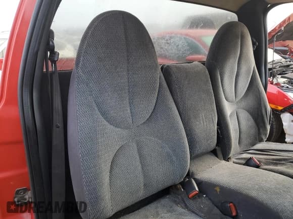 ✅ 1998 Dodge Dakota SLT • VIN: 1B7FL26X2WS706370 • Lot: 42569895. Wystawiony na Copart z przebiegiem 212 982 mil. Bezpłatny archiwum sprzedaży aukcyjnych z USA i szczegółowy raport historii pojazdu na DreamBid. Zdjęcie 10.