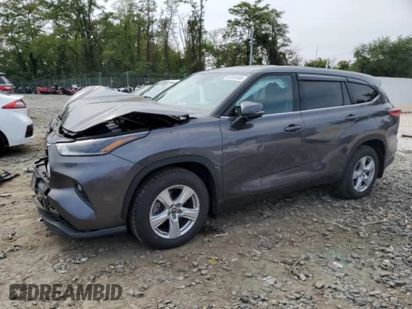 ✅ 2021 Toyota Highlander LE • VIN: 5TDBZRBHXMS116136 • Лот: 83849595. Опубликован ранее на Copart с пробегом 98 140 миль. Бесплатный доступ к архиву аукционных продаж из США и подробный отчёт об истории автомобиля на DreamBid. Изображение 1.