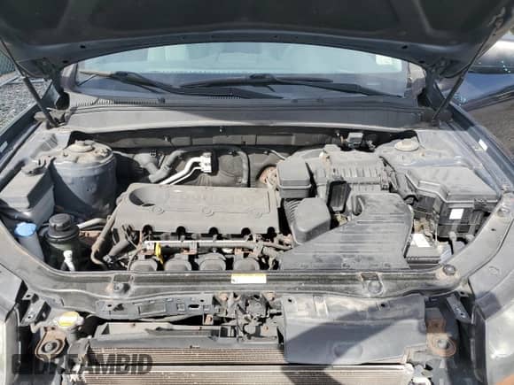 2011 Hyundai Santa Fe GLS с VIN 5XYZGDAB8BG016213, выставлен на аукционе Copart как лот 73133474 с пробегом 114 368 миль миль и Списание • Salvage title. История ставок и продаж доступна на DreamBid. Изображение 12.