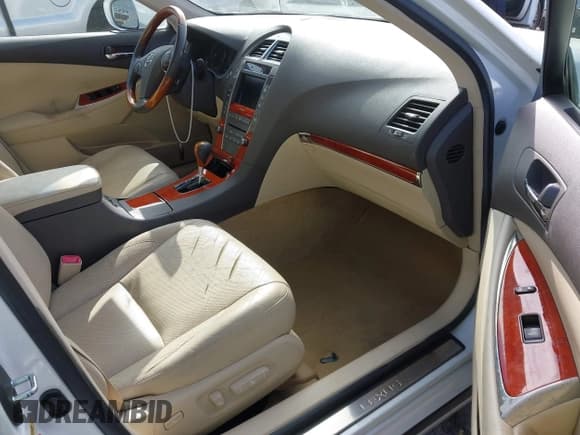 ✅ 2010 Lexus ES 330 • VIN: JTHBK1EG5A2361341 • Lot: 43306165. Wystawiony na IAAI z przebiegiem 95 689 mil. Bezpłatny archiwum sprzedaży aukcyjnych z USA i szczegółowy raport historii pojazdu na DreamBid. Zdjęcie 5.