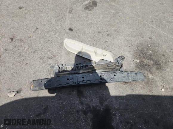 ✅ 2008 Chrysler Town & Country Touring • VIN: 2A8HR54P38R651792 • Lot: 69371285. Listed on Copart with Not provided. Free auction sales archive from the USA and detailed vehicle history report at DreamBid. Image 13.