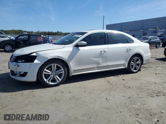 ✅ 2015 Volkswagen Passat SE • VIN: 1VWBT7A30FC011800 • Lot: 85328385. Listed on Copart with 162,167 mi. Free auction sales archive from the USA and detailed vehicle history report at DreamBid. Image 1.