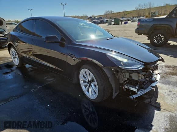 ✅ 2022 Tesla Model 3 Long Range • VIN: 5YJ3E1EB5NF205661 • Lot: 53395905. Wystawiony na Copart z przebiegiem 43 045 mil. Bezpłatny archiwum sprzedaży aukcyjnych z USA i szczegółowy raport historii pojazdu na DreamBid. Zdjęcie 4.