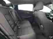 2018 Chevrolet Malibu LS z VIN 1G1ZB5ST6JF279273, wystawiony jako Copart lot #85687775 z przebiegiem 103 446 mil mil oraz Czysty tytuł • Clean title. Historia ofert i sprzedaży dostępna na DreamBid. Obrazek 10.