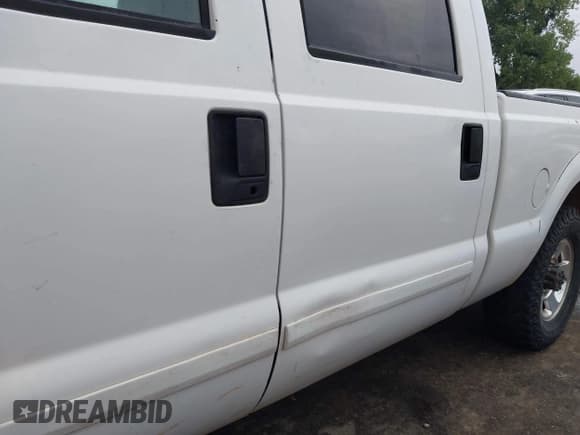 ✅ 2002 Ford F-350 XL • VIN: 1FTSW31F62EB93708 • Lot: 43071479. Wystawiony na IAAI z przebiegiem 313 824 mil. Bezpłatny archiwum sprzedaży aukcyjnych z USA i szczegółowy raport historii pojazdu na DreamBid. Zdjęcie 6.