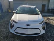 ✅ 2023 Chevrolet Bolt EV 2LT • VIN: 1G1FX6S05P4142541 • Lot: 77150344. Wystawiony na Copart z przebiegiem 48 409 mil. Bezpłatny archiwum sprzedaży aukcyjnych z USA i szczegółowy raport historii pojazdu na DreamBid. Zdjęcie 5.