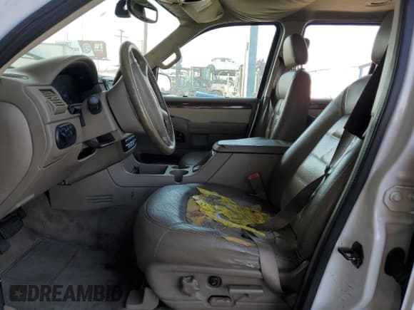 ✅ 2003 Ford Explorer Eddie Bauer • VIN: 1FMZU64K93ZA32323 • Lot: 67045955. Wystawiony na Copart z przebiegiem Nie podano. Bezpłatny archiwum sprzedaży aukcyjnych z USA i szczegółowy raport historii pojazdu na DreamBid. Zdjęcie 7.