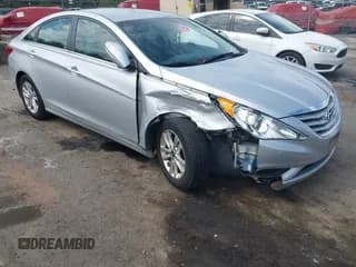 ✅ 2012 Hyundai Sonata GLS • VIN: 5NPEB4AC0CH473310 • Лот: 43233568. Опубликован ранее на IAAI с пробегом 40 028 миль. Бесплатный доступ к архиву аукционных продаж из США и подробный отчёт об истории автомобиля на DreamBid. Изображение 1.