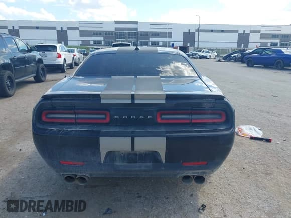 ✅ 2015 Dodge Challenger R/T • VIN: 2C3CDZATXFH747743 • Lot: 43280088. Wystawiony na IAAI z przebiegiem 128 855 mil. Bezpłatny archiwum sprzedaży aukcyjnych z USA i szczegółowy raport historii pojazdu na DreamBid. Zdjęcie 16.