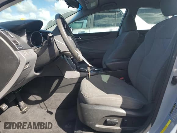 ✅ 2013 Hyundai Sonata GLS • VIN: 5NPEB4AC4DH804407 • Lot: 73952524. Wystawiony na Copart z przebiegiem 47 359 mil. Bezpłatny archiwum sprzedaży aukcyjnych z USA i szczegółowy raport historii pojazdu na DreamBid. Zdjęcie 7.