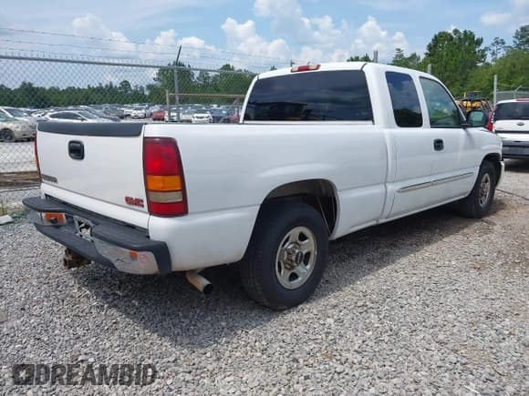 ✅ 2003 GMC Sierra 1500 SLE • VIN: 2GTEC19V231194671 • Lot: 42584968. Listed on IAAI with 191,645 mi. Free auction sales archive from the USA and detailed vehicle history report at DreamBid. Image 4.