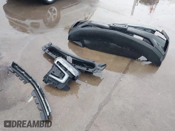 ✅ 2022 Chevrolet Suburban RST • VIN: 1GNSKEKD3NR231663 • Lot: 43295044. Listed on IAAI with Not provided. Free auction sales archive from the USA and detailed vehicle history report at DreamBid. Image 12.