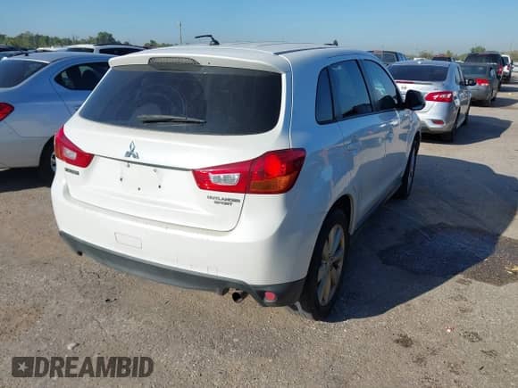 2014 Mitsubishi Outlander ES с VIN 4A4AP3AU1EE031490, выставлен на аукционе IAAI как лот 43379866 с пробегом 207 489 миль миль и . История ставок и продаж доступна на DreamBid. Изображение 4.