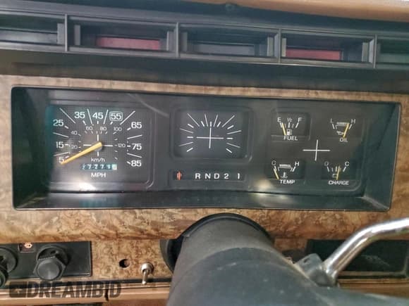 ✅ 1986 Ford F-350 • VIN: 1FDKF37L8GKB67077 • Lot: 96053525. Listed on Copart with 27,279 mi. Free auction sales archive from the USA and detailed vehicle history report at DreamBid. Image 9.