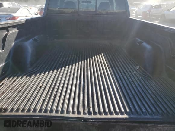 ✅ 2000 Dodge Dakota • VIN: 1B7GL22X6YS730796 • Lot: 75739534. Wystawiony na Copart z przebiegiem 227 457 mil. Bezpłatny archiwum sprzedaży aukcyjnych z USA i szczegółowy raport historii pojazdu na DreamBid. Zdjęcie 10.