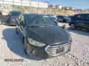 ✅ 2017 Hyundai Elantra SE • VIN: KMHD84LF6HU252482 • Лот: 81857045. Размещён на Copart с пробегом 77 106 миль миль. Получите бесплатный доступ к архиву аукционных продаж из США и посмотрите подробный отчёт об истории автомобиля на DreamBid. Изображение 13.