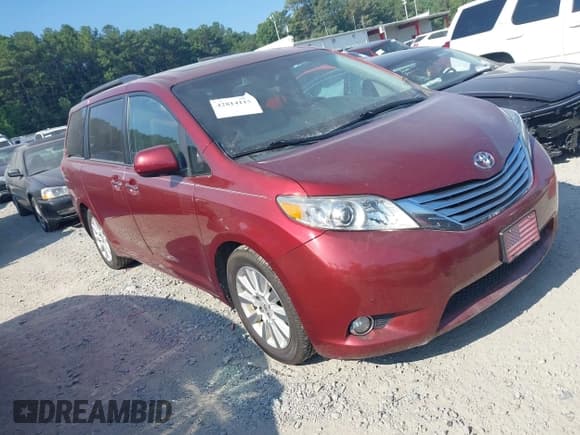 ✅ 2012 Toyota Sienna XLE • VIN: 5TDDK3DC7CS033189 • Lot: 42814115. Listed on IAAI with 260,566 mi. Free auction sales archive from the USA and detailed vehicle history report at DreamBid. Image 1.