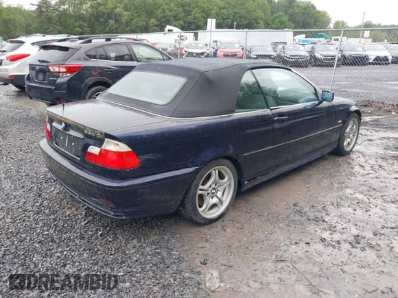 2001 BMW 3 Series 330Ci with VIN WBABS53411JU83635, listed as a IAAI auction lot 42453775 with Not provided miles and . Bid and sale history available at DreamBid. Image 4.