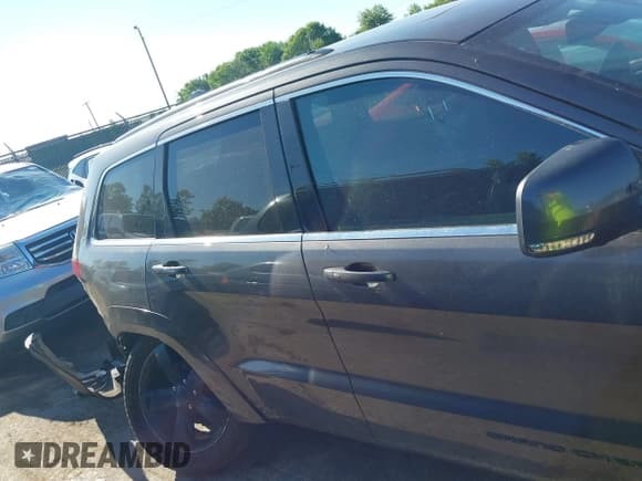 ✅ 2016 Jeep Grand Cherokee Overland • VIN: 1C4RJFCGXGC443961 • Lot: 42639434. Wystawiony na IAAI z przebiegiem 122 216 mil. Bezpłatny archiwum sprzedaży aukcyjnych z USA i szczegółowy raport historii pojazdu na DreamBid. Zdjęcie 14.