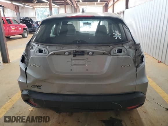 ✅ 2017 Honda HR-V LX • VIN: 3CZRU6H31HG704173 • Лот: 82192445. Опубликован ранее на Copart с пробегом 82 157 миль. Бесплатный доступ к архиву аукционных продаж из США и подробный отчёт об истории автомобиля на DreamBid. Изображение 6.