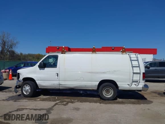 ✅ 2013 Ford Econoline Cargo Commercial • VIN: 1FTNS2EL2DDA60813 • Lot: 42030005. Wystawiony na IAAI z przebiegiem 216 536 mil. Bezpłatny archiwum sprzedaży aukcyjnych z USA i szczegółowy raport historii pojazdu na DreamBid. Zdjęcie 15.