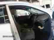 2015 Hyundai Santa Fe z VIN 5XYZTDLB4FG294735, wystawiony jako IAAI lot #43230960 z przebiegiem 169 342 mil mil oraz . Historia ofert i sprzedaży dostępna na DreamBid. Obrazek 5.