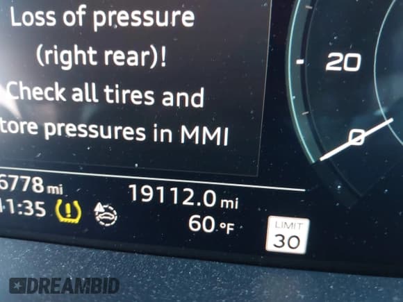 ✅ 2019 Audi e-tron Prestige • VIN: WA1VABGE8KB020773 • Лот: 43889062. Опубликован ранее на IAAI с пробегом 19 112 миль. Бесплатный доступ к архиву аукционных продаж из США и подробный отчёт об истории автомобиля на DreamBid. Изображение 15.