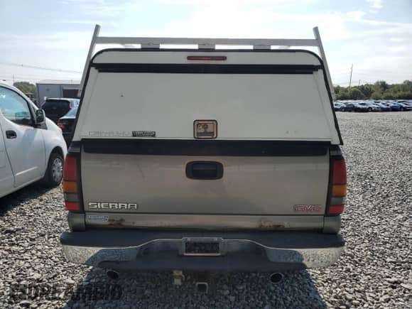 2007 GMC Sierra 1500 SL with VIN 2GTEK13V271167620, listed as a Copart auction lot 81751805 with 206,353 mi miles and Clean title. Bid and sale history available at DreamBid. Image 6.